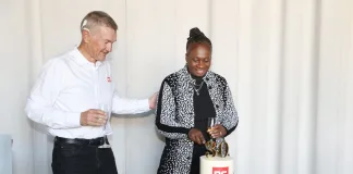 RS SOUTH AFRICA MARKS 30 YEARS OF ENABLING INDUSTRY AND INNOVATION Brian Andrew and Tsakani Jonas the first employee at RS South Africa
