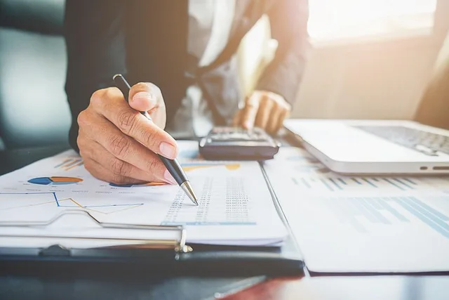 flyfin-finance-7529921_640 Solopreneurs: Your Business Has Outgrown Your Spreadsheet