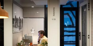 The death of the cold call – Why proximity-based ecosystems are the new LinkedIn The death of the cold call - Why proximity-based ecosystems are the new LinkedIn