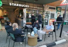 Starbucks Parkhurst Donates 100 Reusables to Bet on Better
