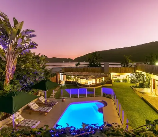In Toto Retreat Garden Route, Sedgefield - Knysna: Swartvlei Pool View