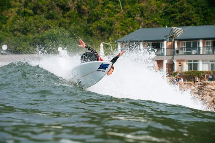 Louise-Lepront_26RipCurlVicBaySurfPro__MCG9486_Kody-McGregor Louise Lepront - RipCurl Vic Bay Surf Pro. Kody McGregor