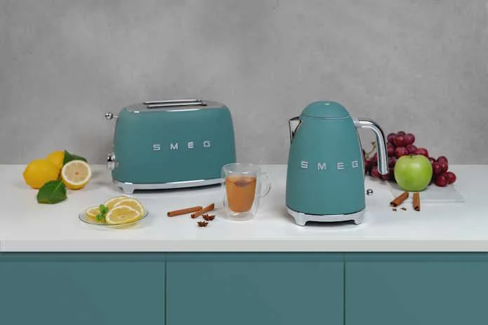 matt SMEG kettle and toaster