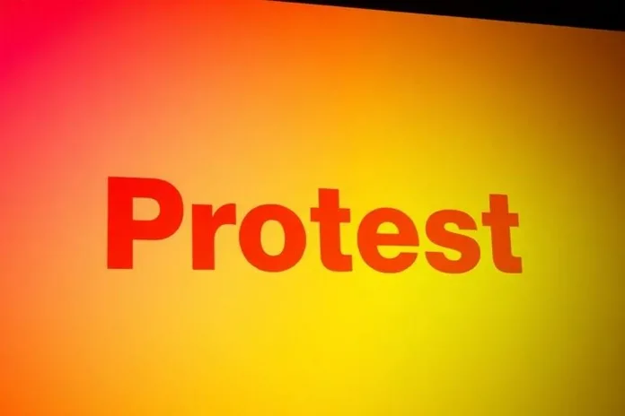 protest-12 Protesters in Western Cape Demand Priority for Local Workers Amid Foreign Employment Claims