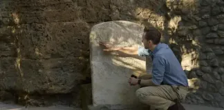 Tom Hiddleston Investigates One of History’s Greatest Mysteries in “Pompeii Out of Time”