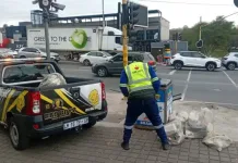 Corlett Drive gets its hands dirty this Mandela Day with Starbucks and 919fm
