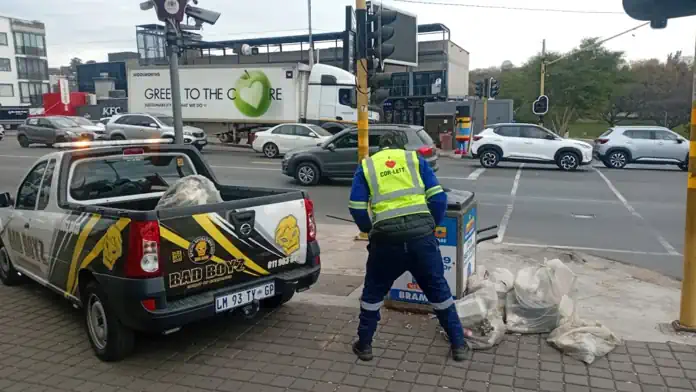 Corlett Drive gets its hands dirty this Mandela Day with Starbucks and 919fm Corlett Drive gets its hands dirty this Mandela Day with Starbucks and 919fm