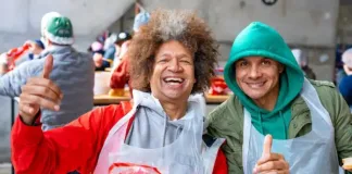 THOUSANDS IN CAPE TOWN GAVE LADLES OF LOVE A HAND – JOBURG ITS YOUR TURN NEXT THOUSANDS IN CAPE TOWN GAVE LADLES OF LOVE A HAND – JOBURG ITS YOUR TURN NEXT