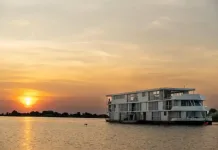 Zambezi Queen by Mantis