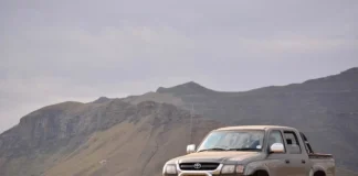 AutoTrader data: Ranger outsells Hilux by 29% — but takes nine days longer to sell