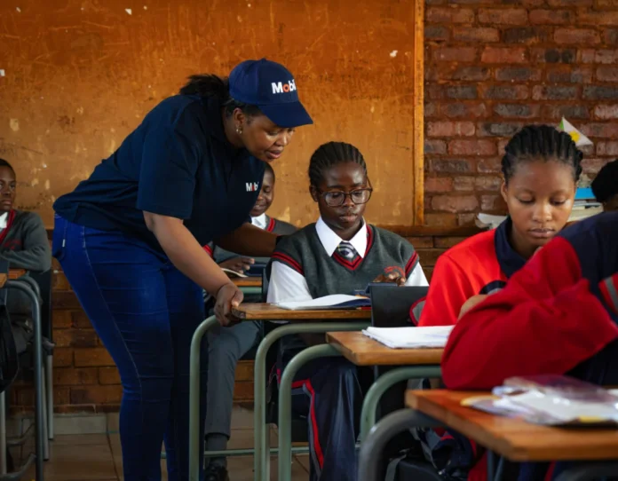 Mobil™ Give a Drop brings practical mathematics support to Kagiso school Mobil™ Give a Drop brings practical mathematics support to Kagiso school