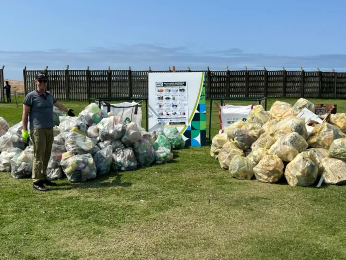 Beach Clean-up helps turn litter into livelihoods, and gives a revived buy-back centre its first push Beach Clean-up helps turn litter into livelihoods, and gives a revived buy-back centre its first push