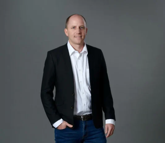 SOUTH AFRICA NEEDS FEWER BOSSES AND MORE LEADERS: HERE’S HOW TO BUILD THEM Kevin Dixon, Chief Growth Officer at The Unlimited. Image supplied by PR company.